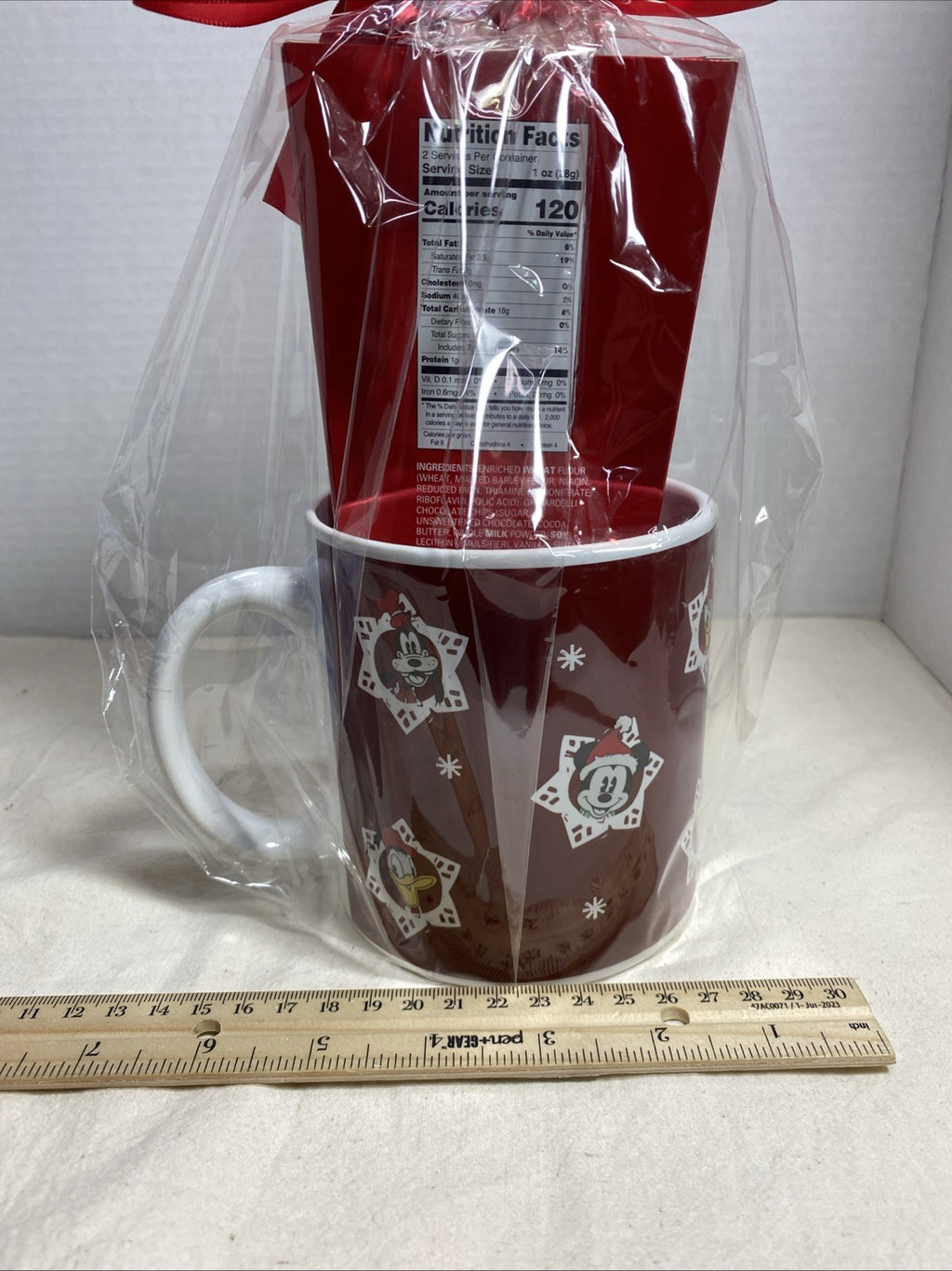 NEW Disney Holiday Mug & High Quality Chocolate Gift Set Mickey & Friends