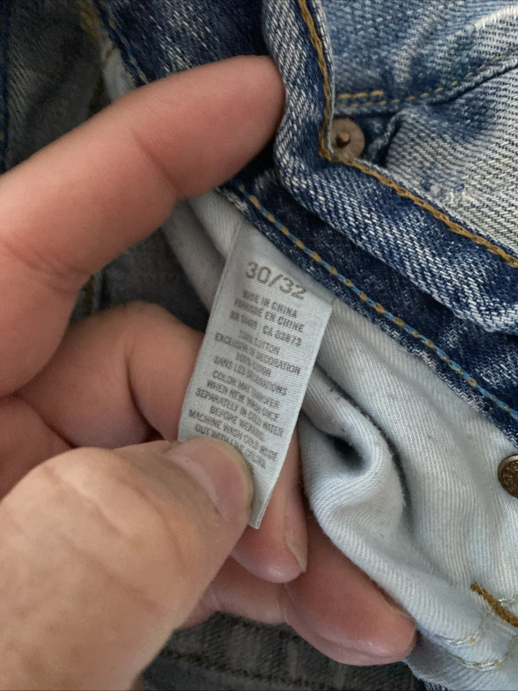 AMERICAN EAGLE Men’s Airflex + Skinny 30x32  Distressed Destroyed Denim  Jeans