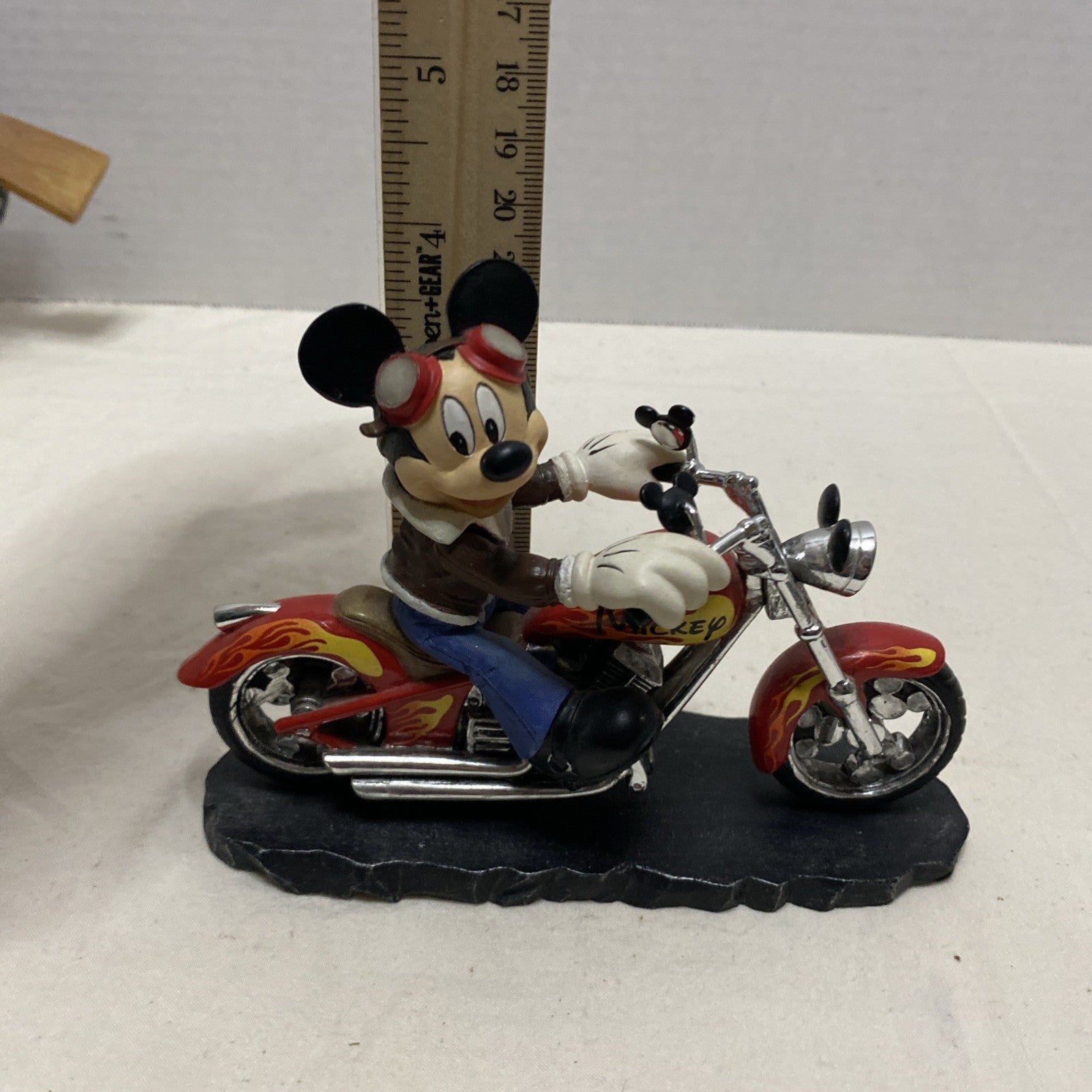 Disney's Mickey and Friends Fun on the Open Road "Leader of the Pack"