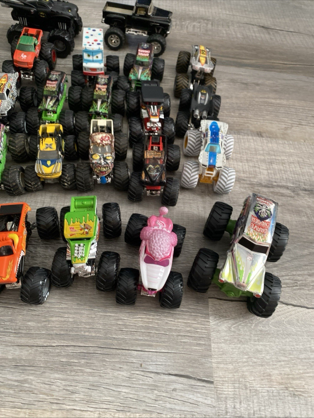 Hot Wheels 1:64 Monster Jam 4x4 Trucks - 37 Cars Batman, Grave Digger, And More