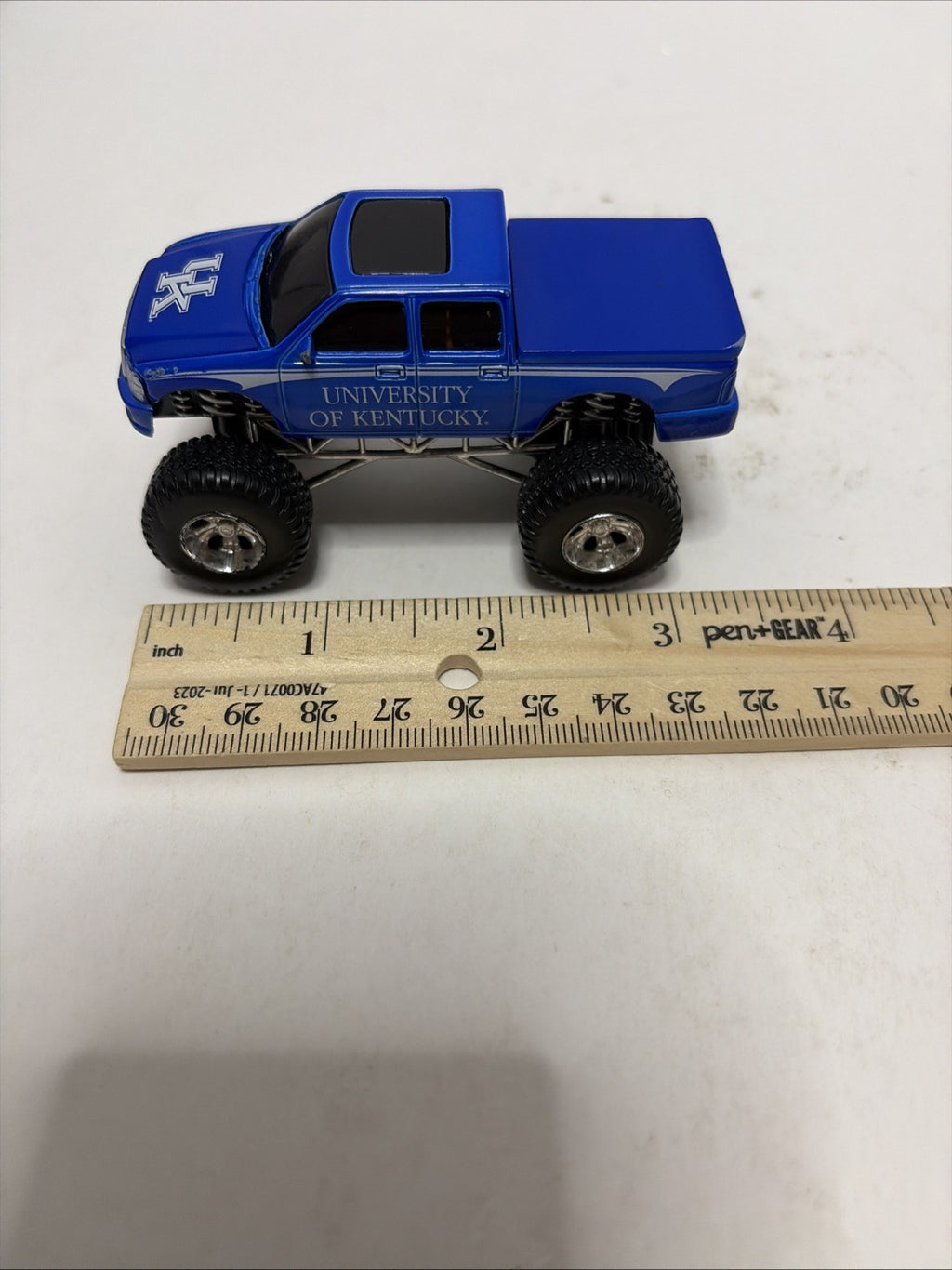 2004 Smart Bean University Of Kentucky Wildcats 4X4 Blue Pullback Truck Toy