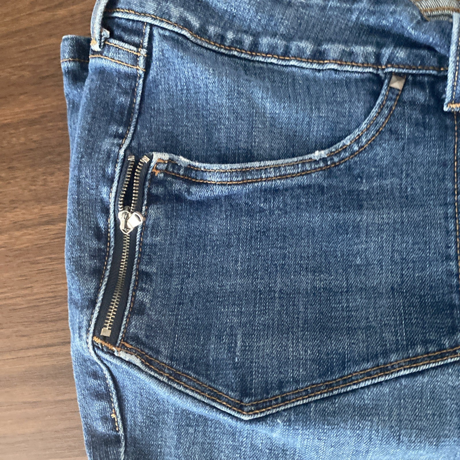 Levi women’s 542 skinny jeans size 22 zip side pocket