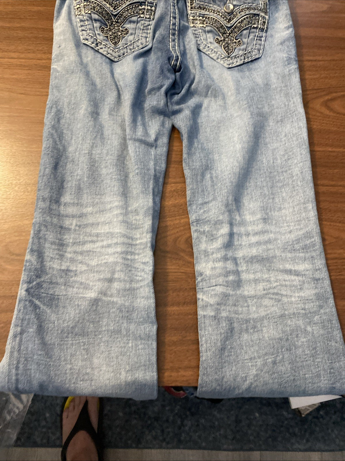 rock revival jeans womens 28x32 bootcut Mid-rise Yanka