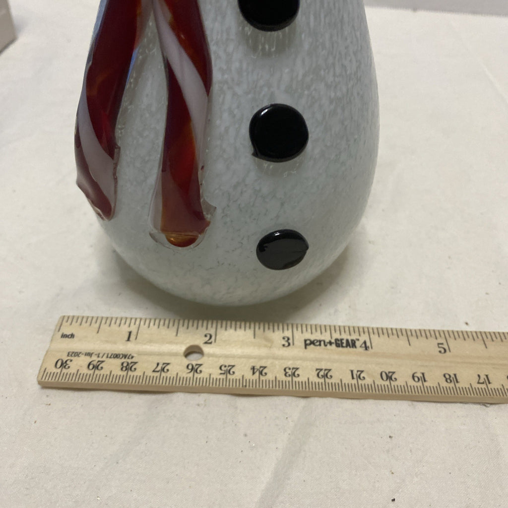 HAND BLOWN GLASS XMAS SNOWMAN W/BLACK HAT & PEPPERMINT SCARF