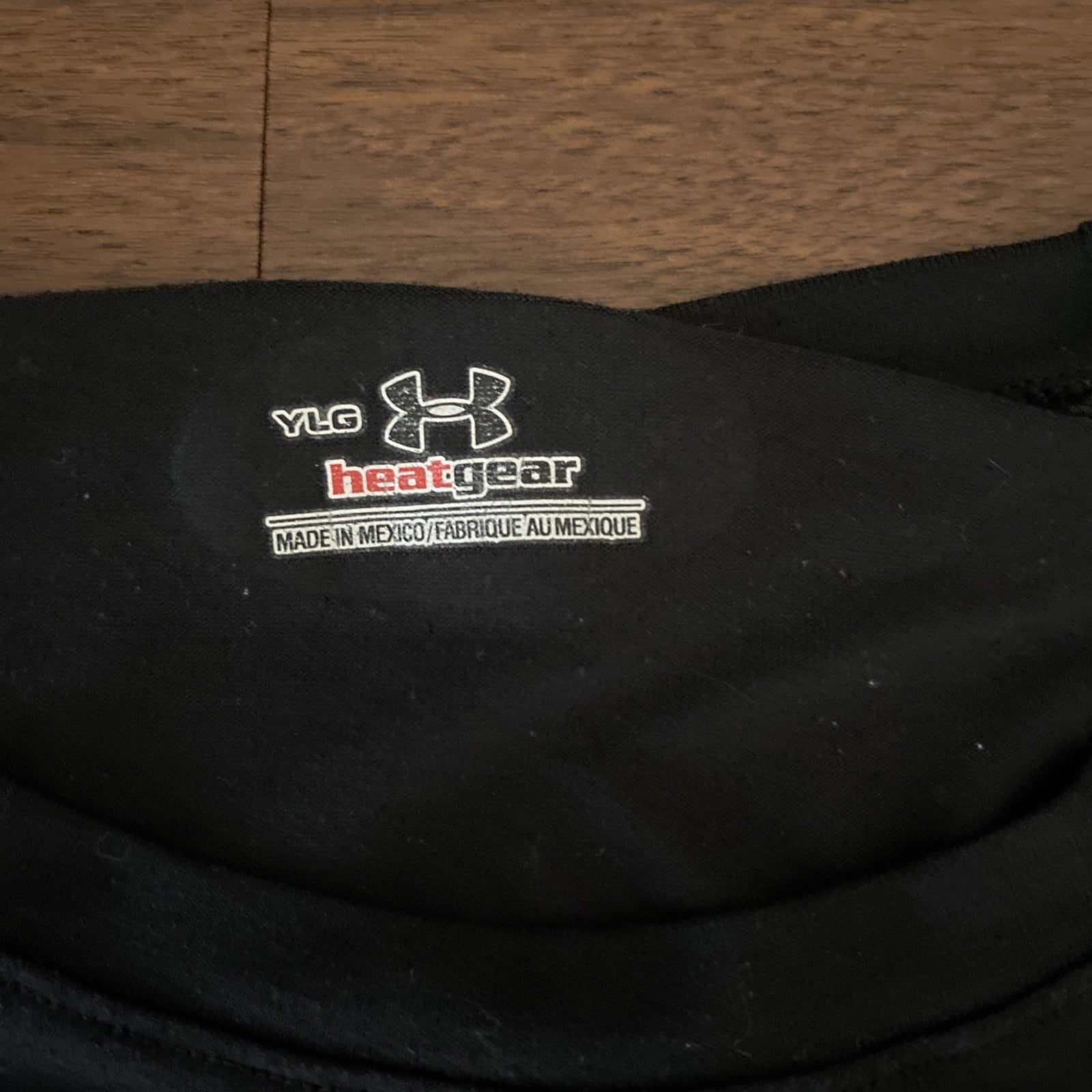 UNDER ARMOUR Heat Gear Black Youth Boys Girls Sport Shirt Sz LARGE