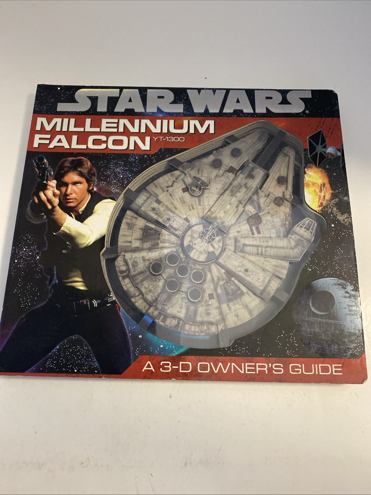 STAR WARS MILLENIUM FALCON YT-1300: A 3-D OWNER'S GUIDE scholastic (ripped)