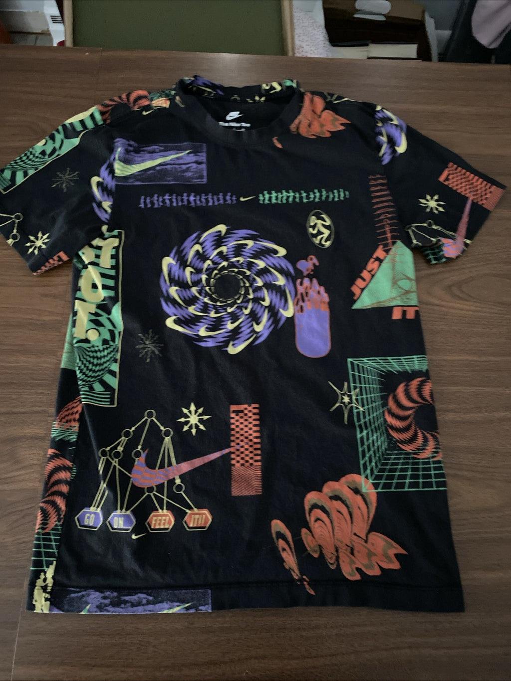 The Nike Tee Festival Aop Men Size Small Style