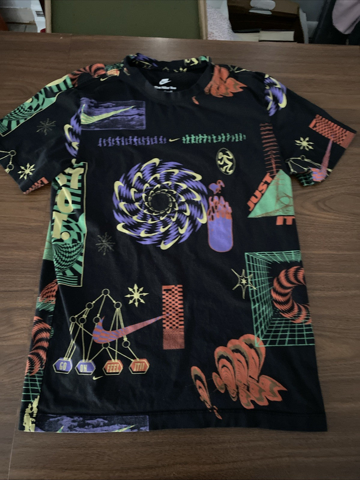 The Nike Tee Festival Aop Men Size Small Style