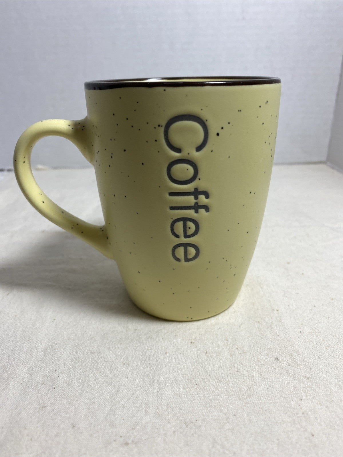 Ceramic Coffee Mug Cream And Black 10 Ounces Excellent Condition