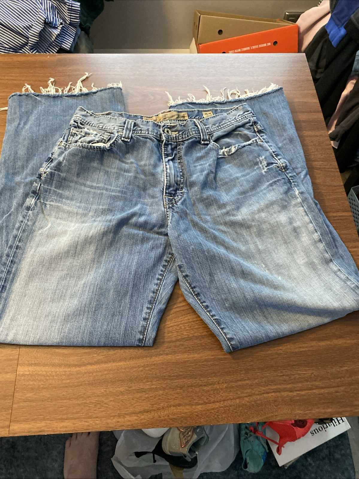 BKE women’s Marshall 33X 34 distressed jeans