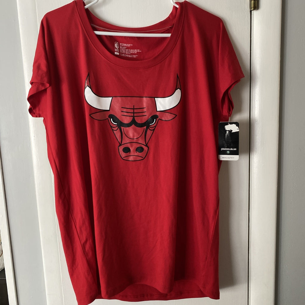 Chicago Bulls Shirt WOMENS Large Red Graphic Tee Cotton Polyester NBA NWT