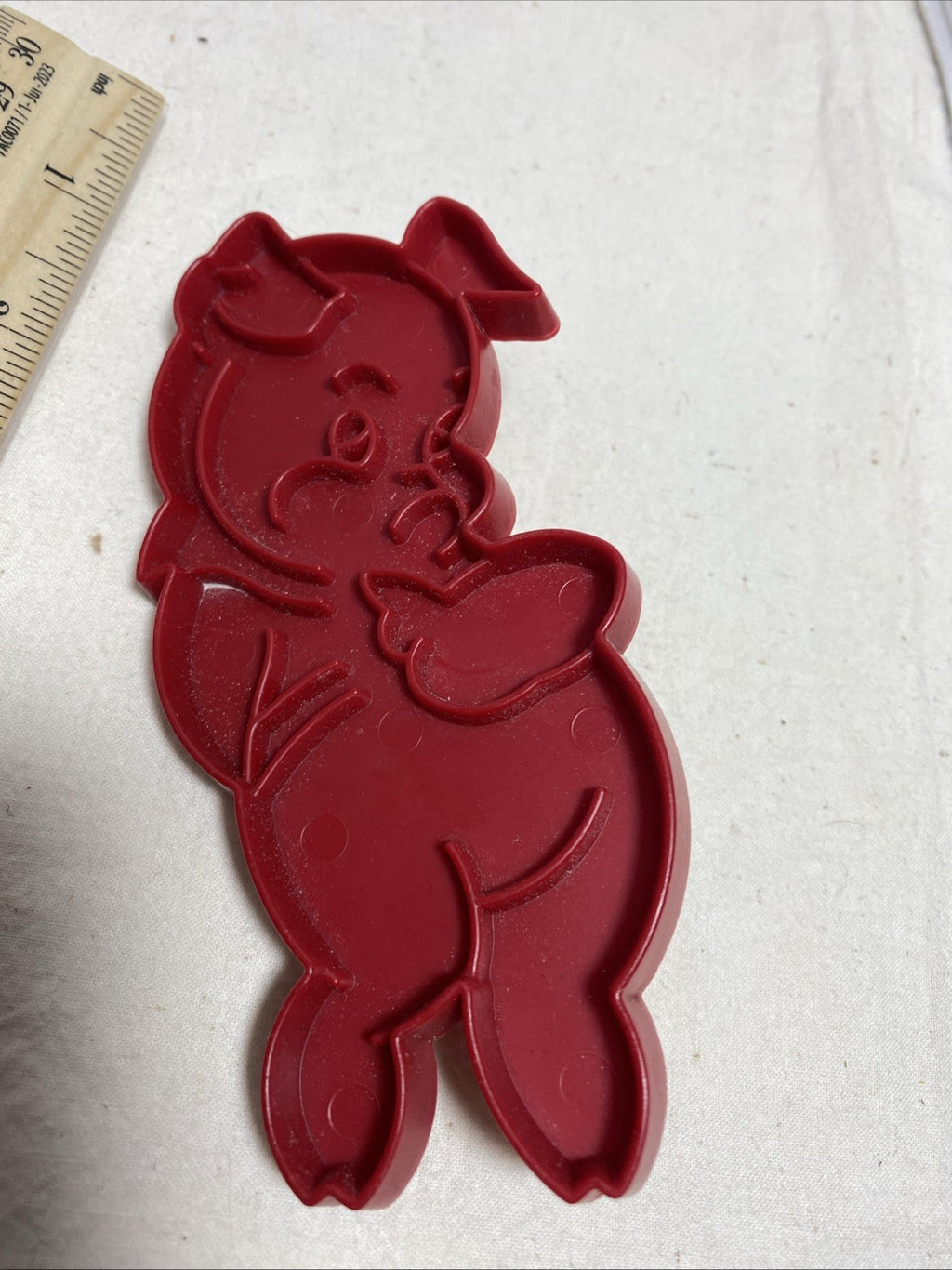 Tupperware Porky Pig Red Cookie Imprint Cutter with Handle 5-inch