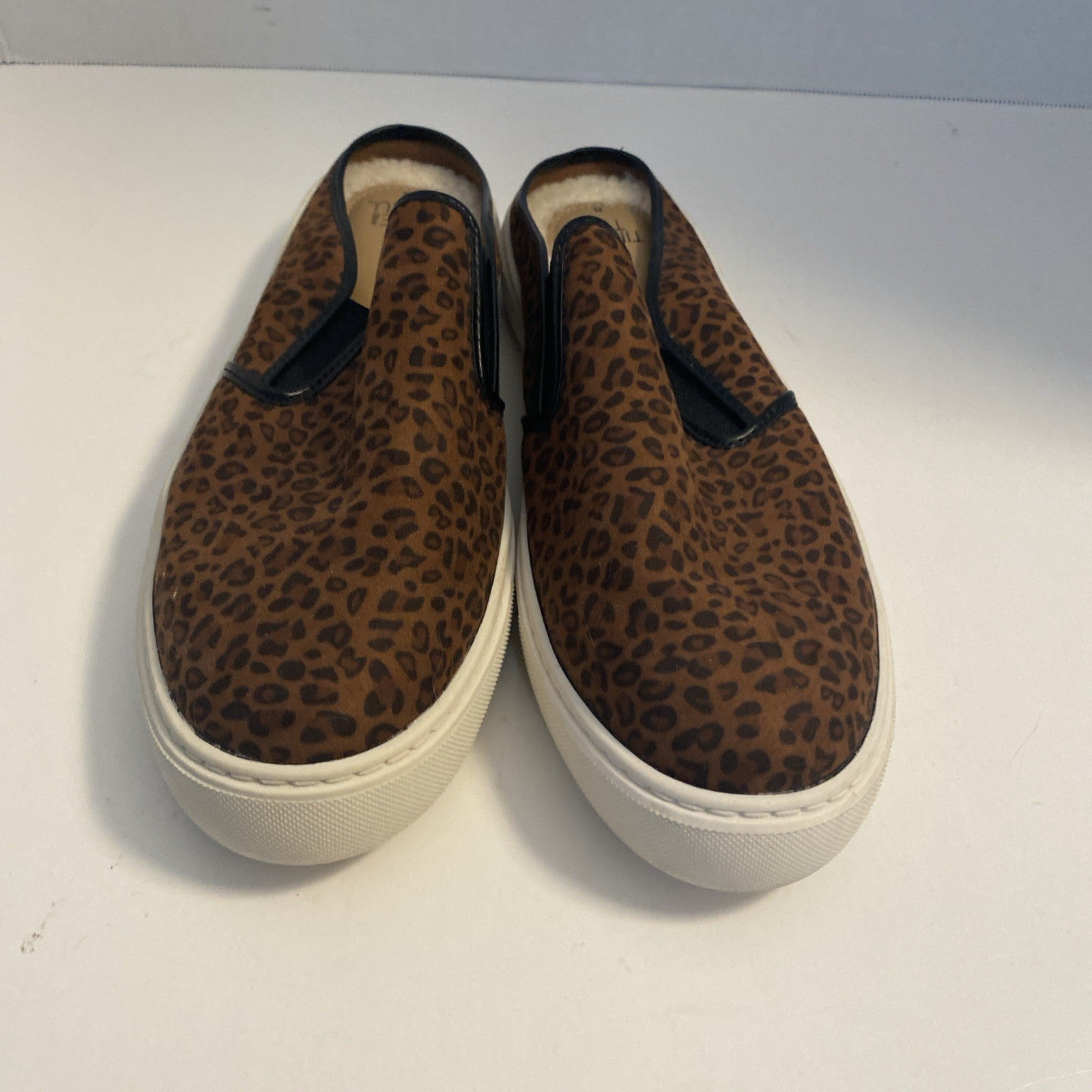 Time And Tru Women 8 Slip On Shoes Leopard Cheetah Print Memory Foam Casual Fit