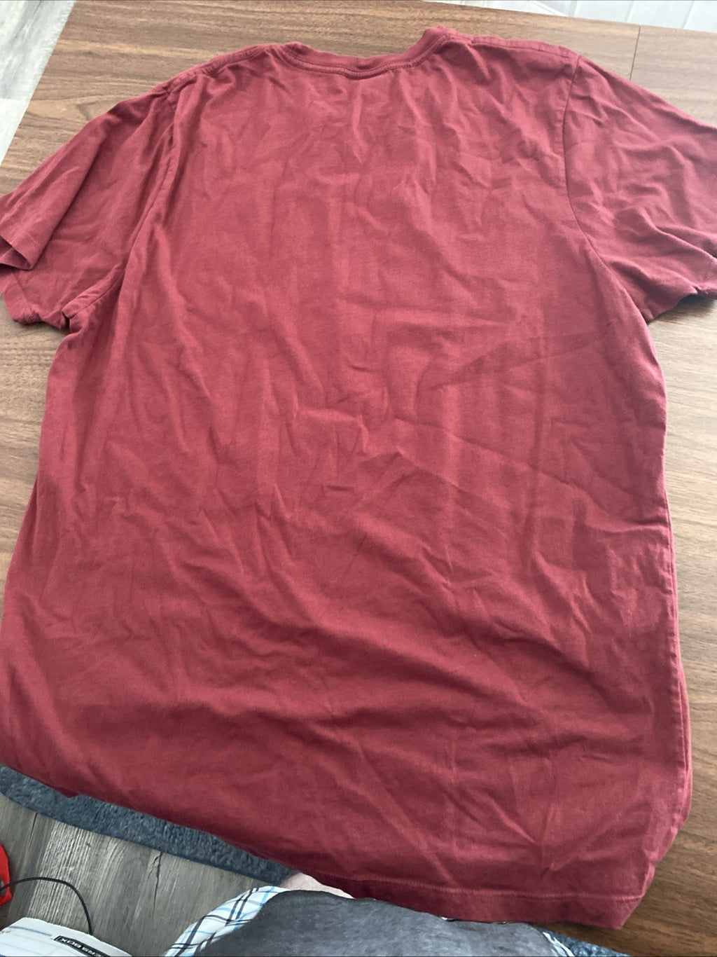 Men’s extra large NBA Cleveland Cavalier basketball shirt maroon short sleeves