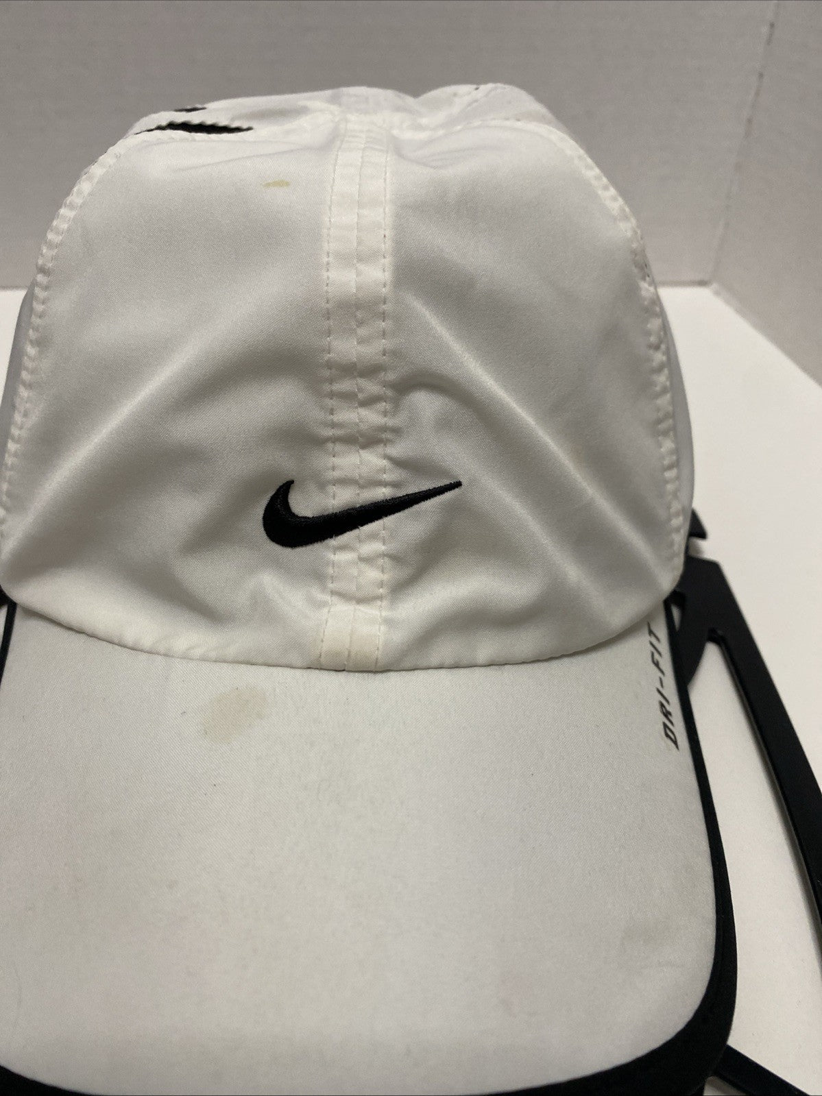 NIKE Golf  FEATHERWEIGHT DRI-FIT Running Baseball Hat Cap