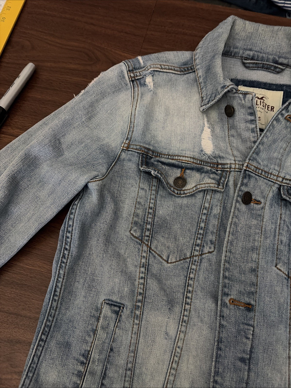 HOLLISTER Advanced Stretch Distressed Denim Jean Jacket Men S