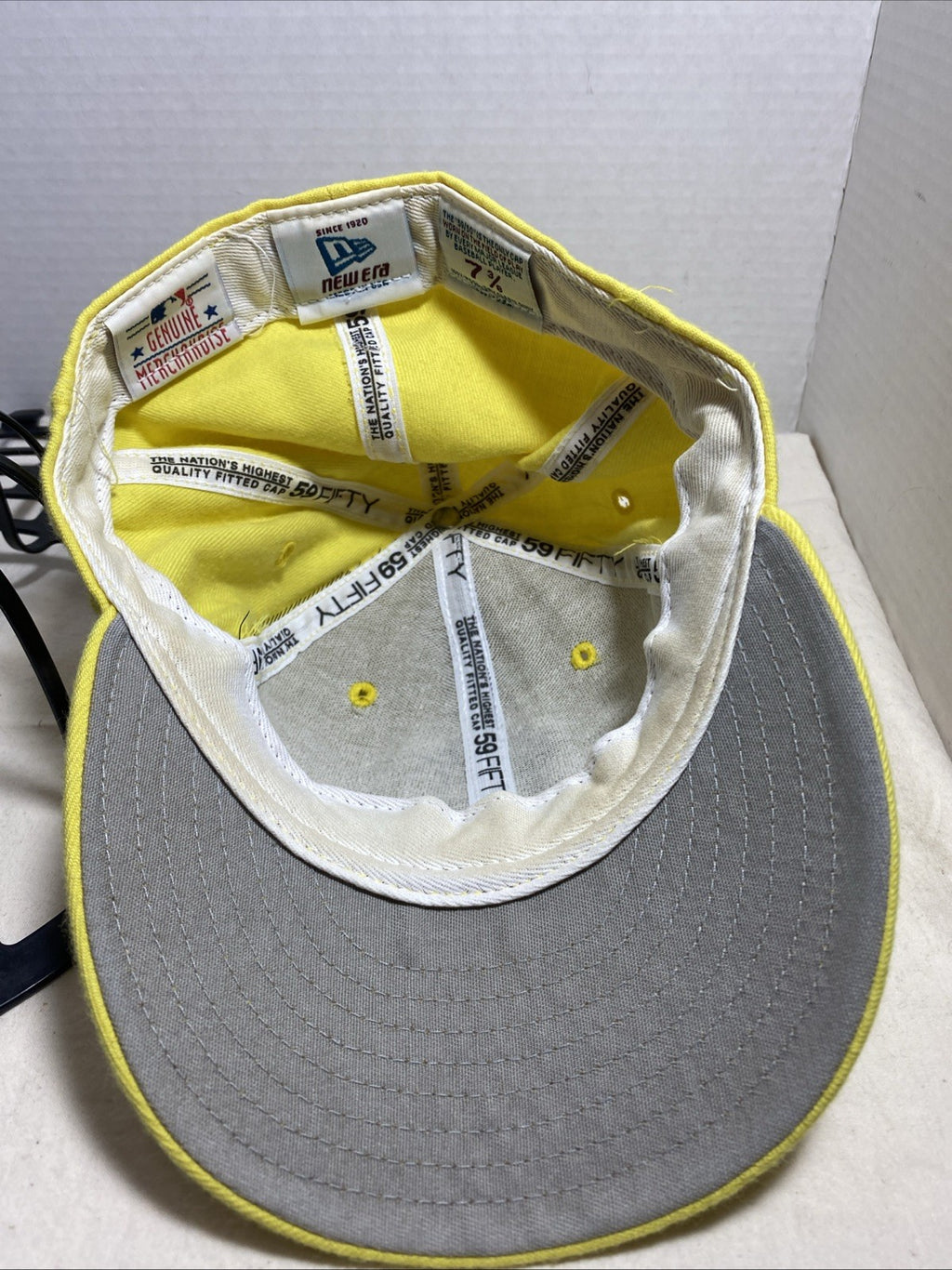 New Era 59fifty Fitted 7-3/8 New York Yankees Yellow Ball Cap