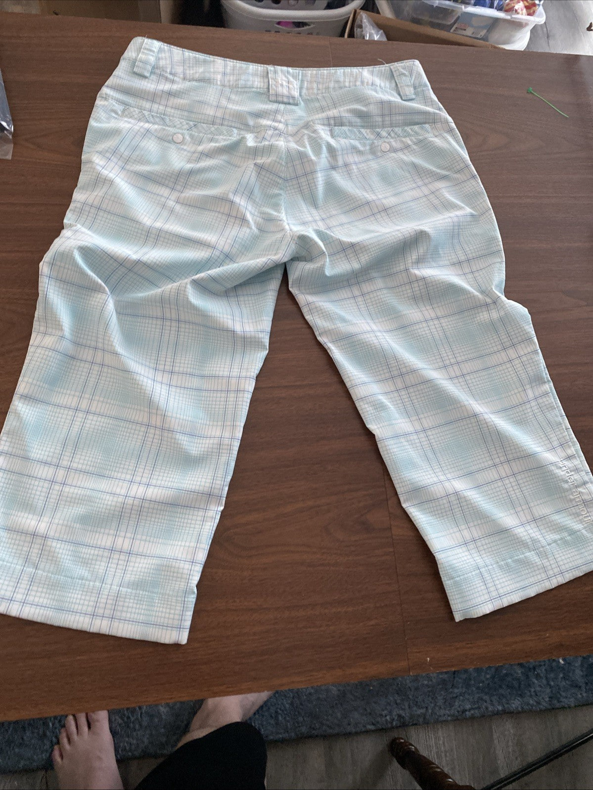Under Armour performance women’s size 6 golf pants