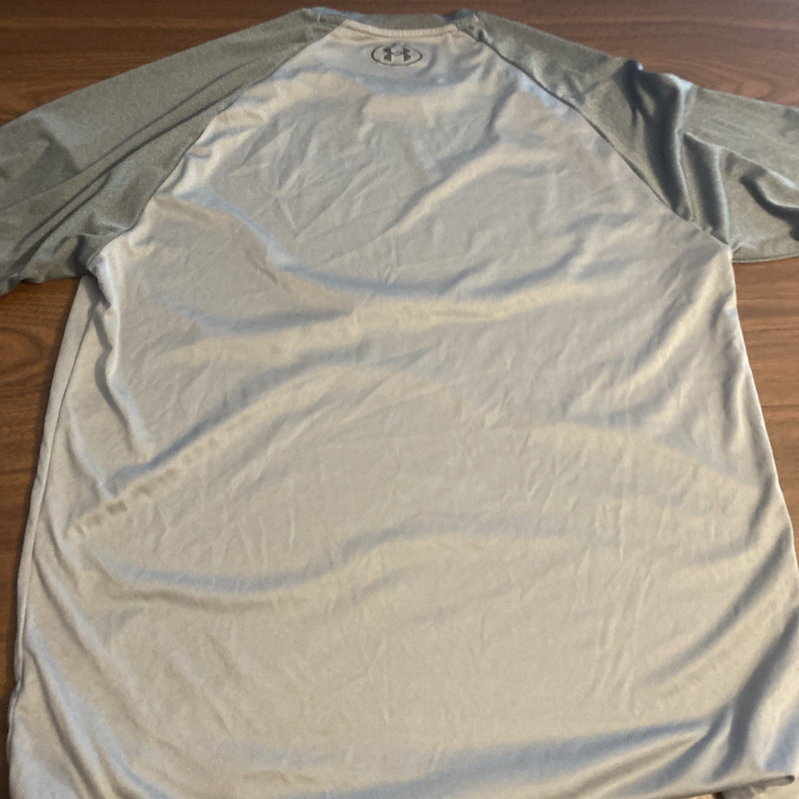 Under Armour extra-large sweat wicking T-shirt short sleeve gray
