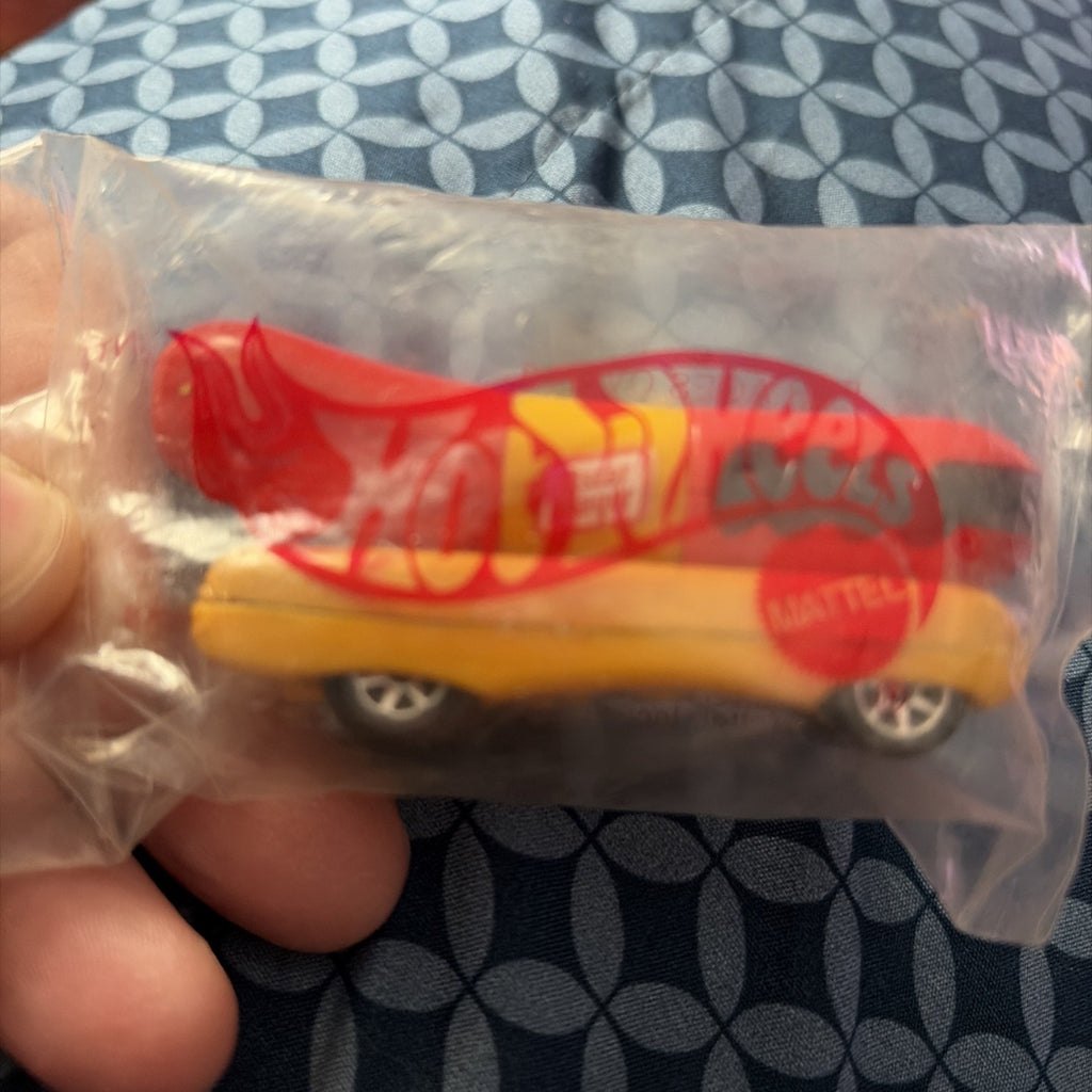 Oscar Mayer Weinermobile Hot Wheels Mattel Toy NEW Sealed Advertising Vtg 1993