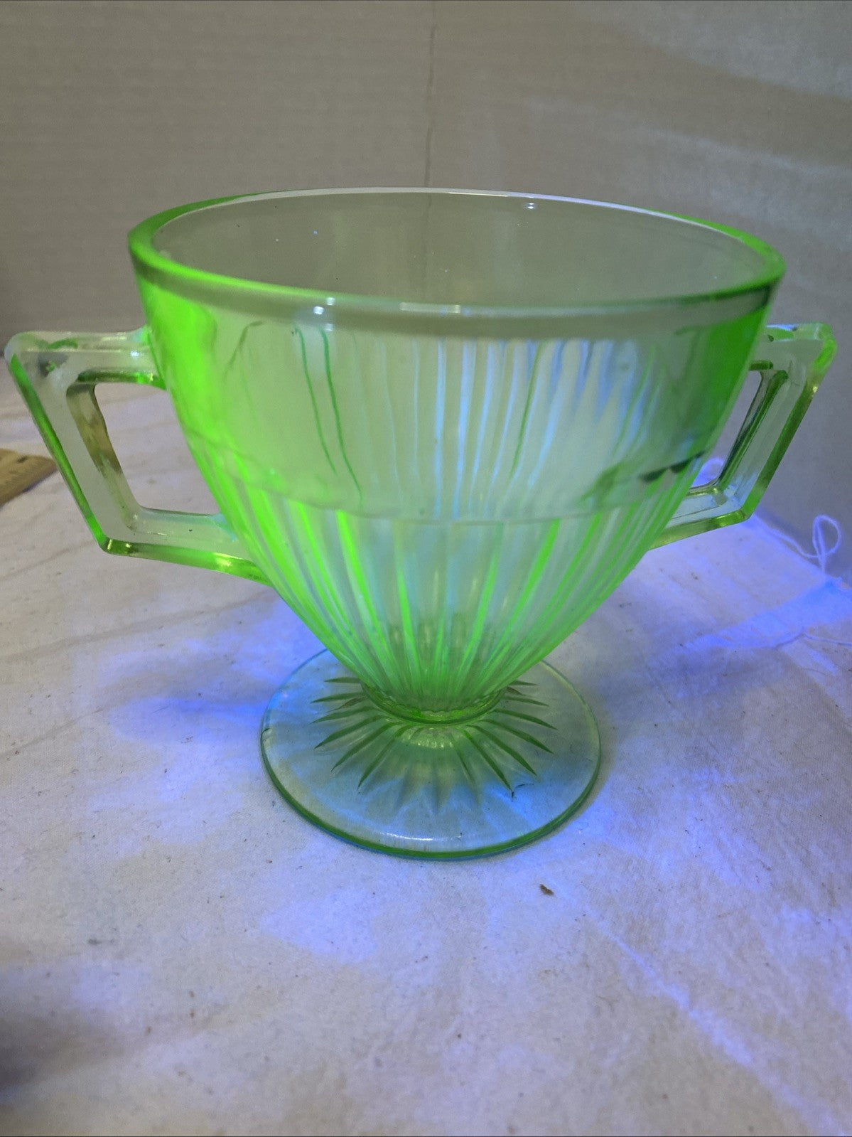 Sugar Bowl Depression Uranium Green Glass Vertical Ridge 4 in tall