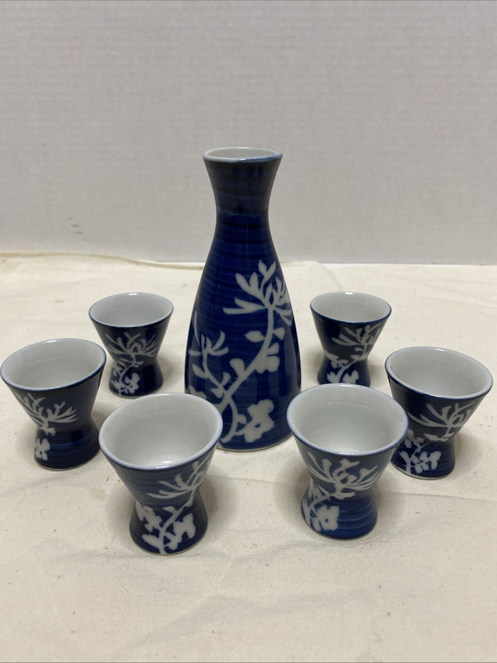 Japanese Blue & White Ceramic Saki Pitcher & 6 Saki Cups Set