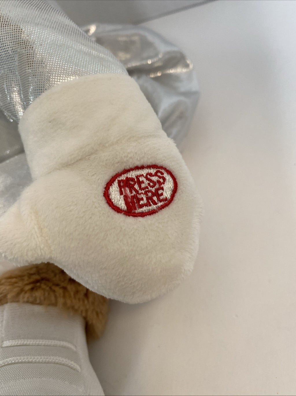 Giggles International Holiday Ice Skater Plush Bear Plays "Winter Wonderland"