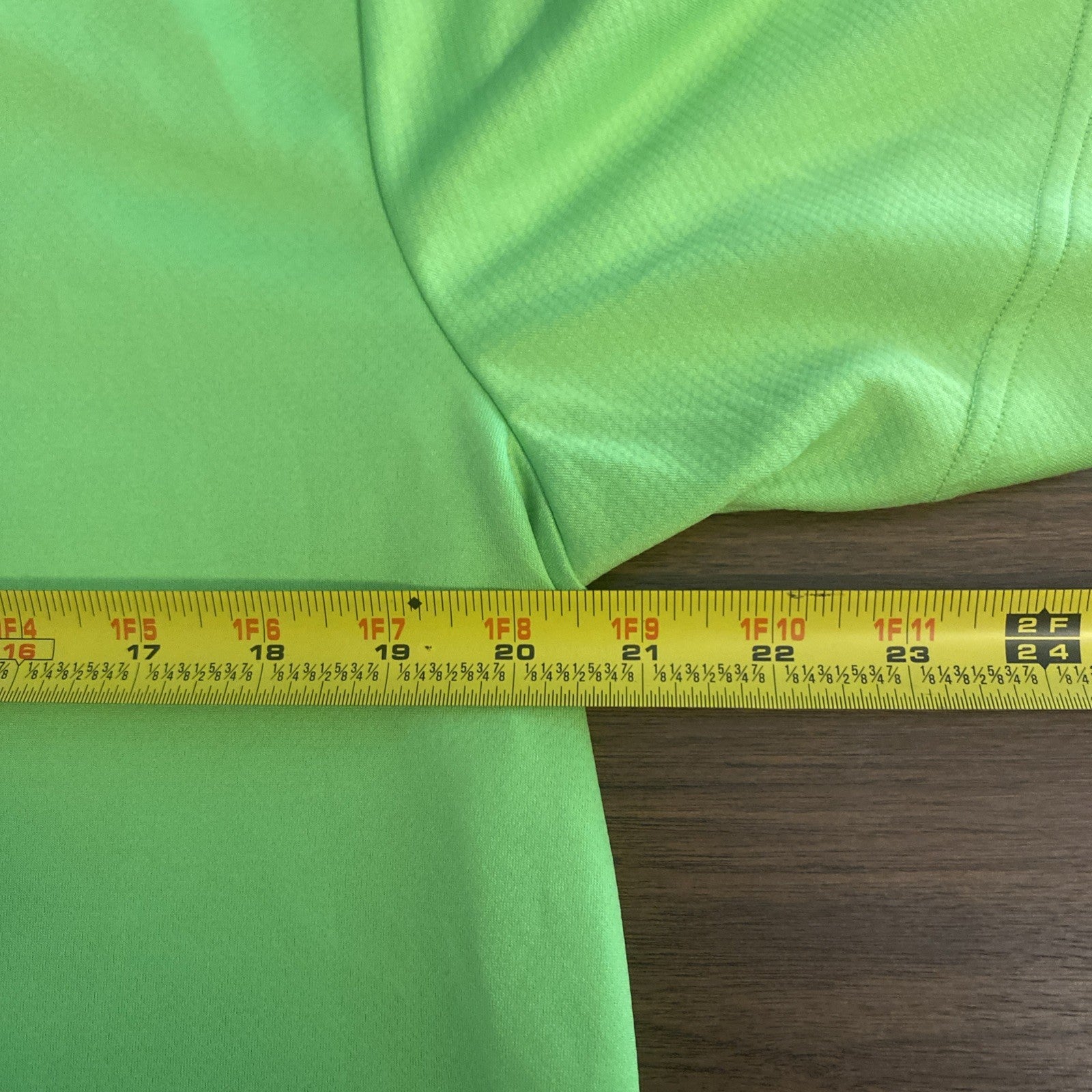 Under Armour heat gear size large men’s polo short sleeve shirt lime green