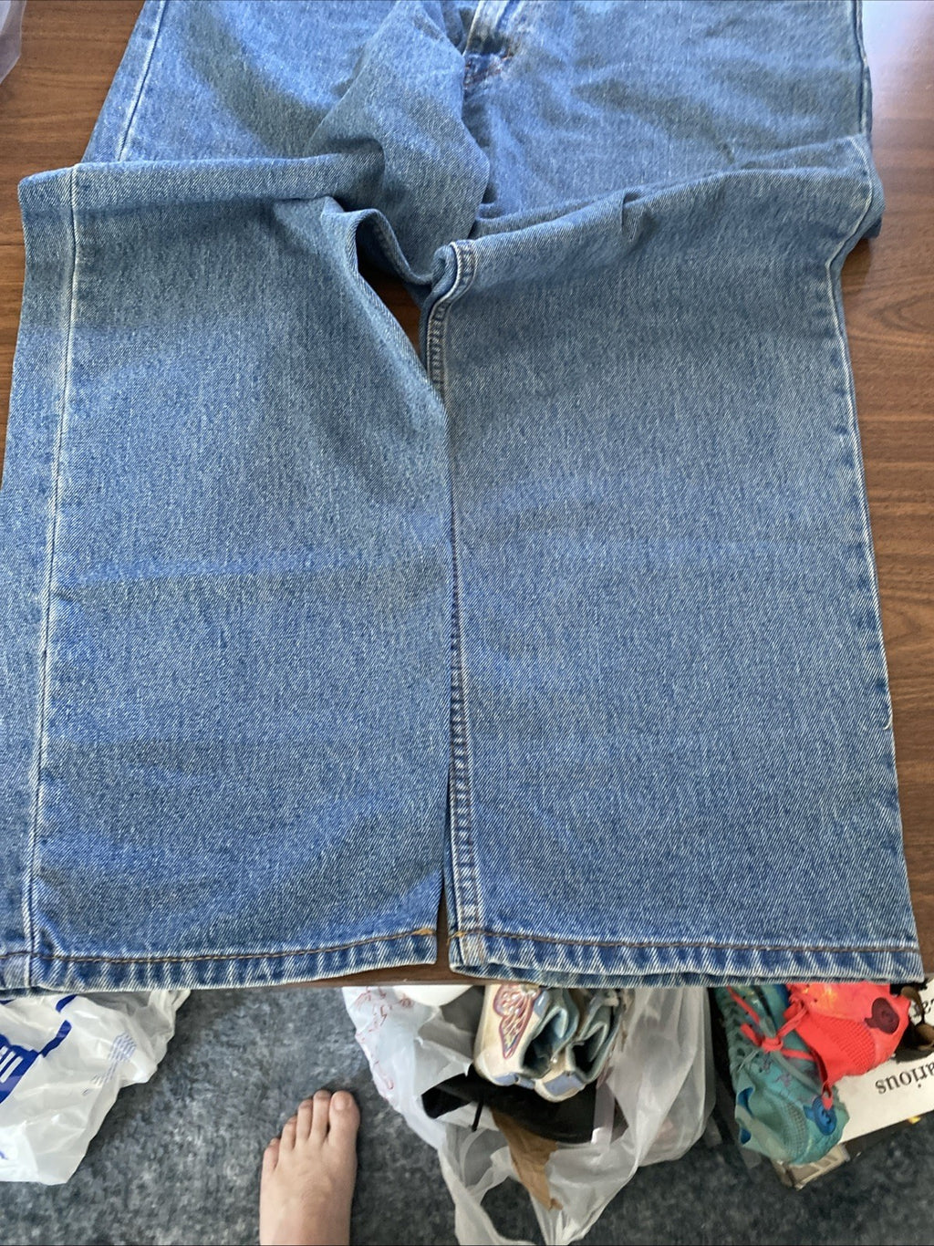 Levi's 550 Relaxed Fit Straight Denim Blue Jeans Mens Size 42X30 Very Nice!