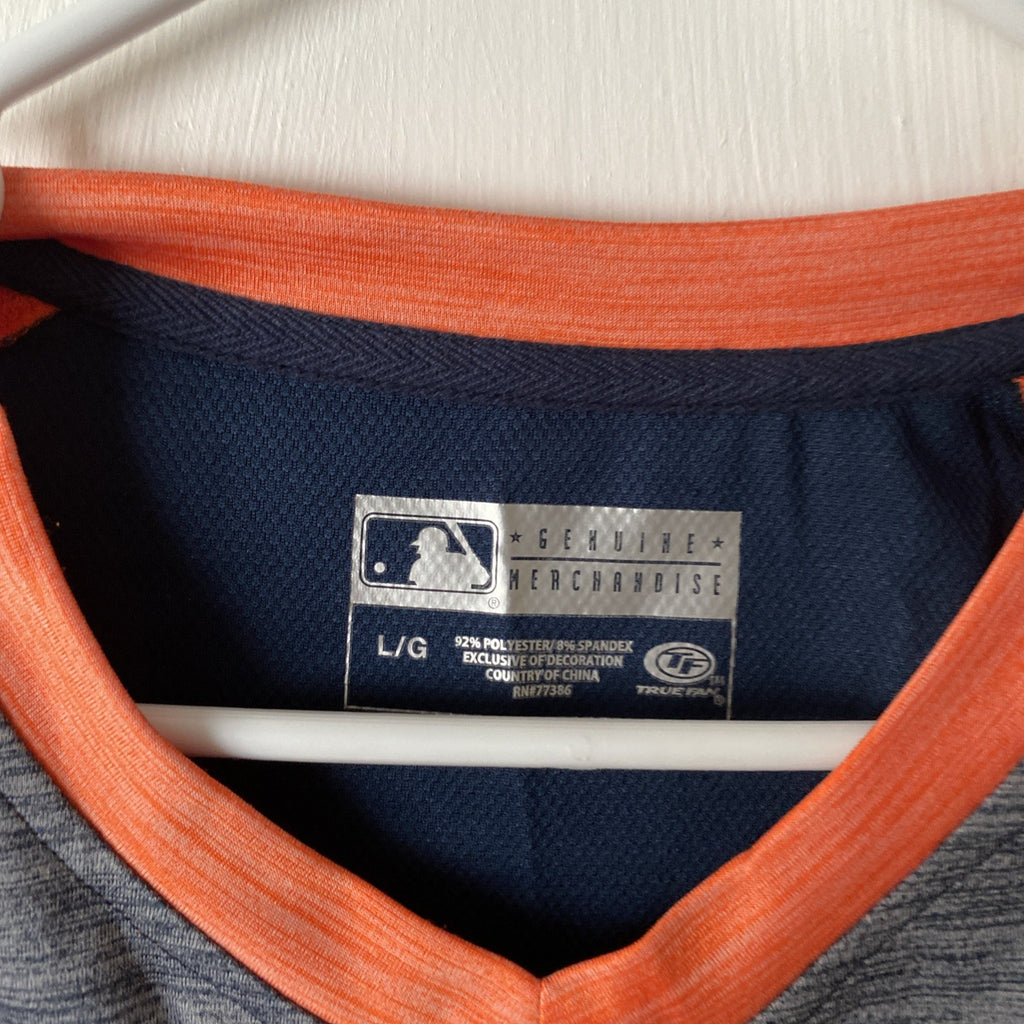 Detroit Tigers V-neck T-shirt-Sz LG- Unisex