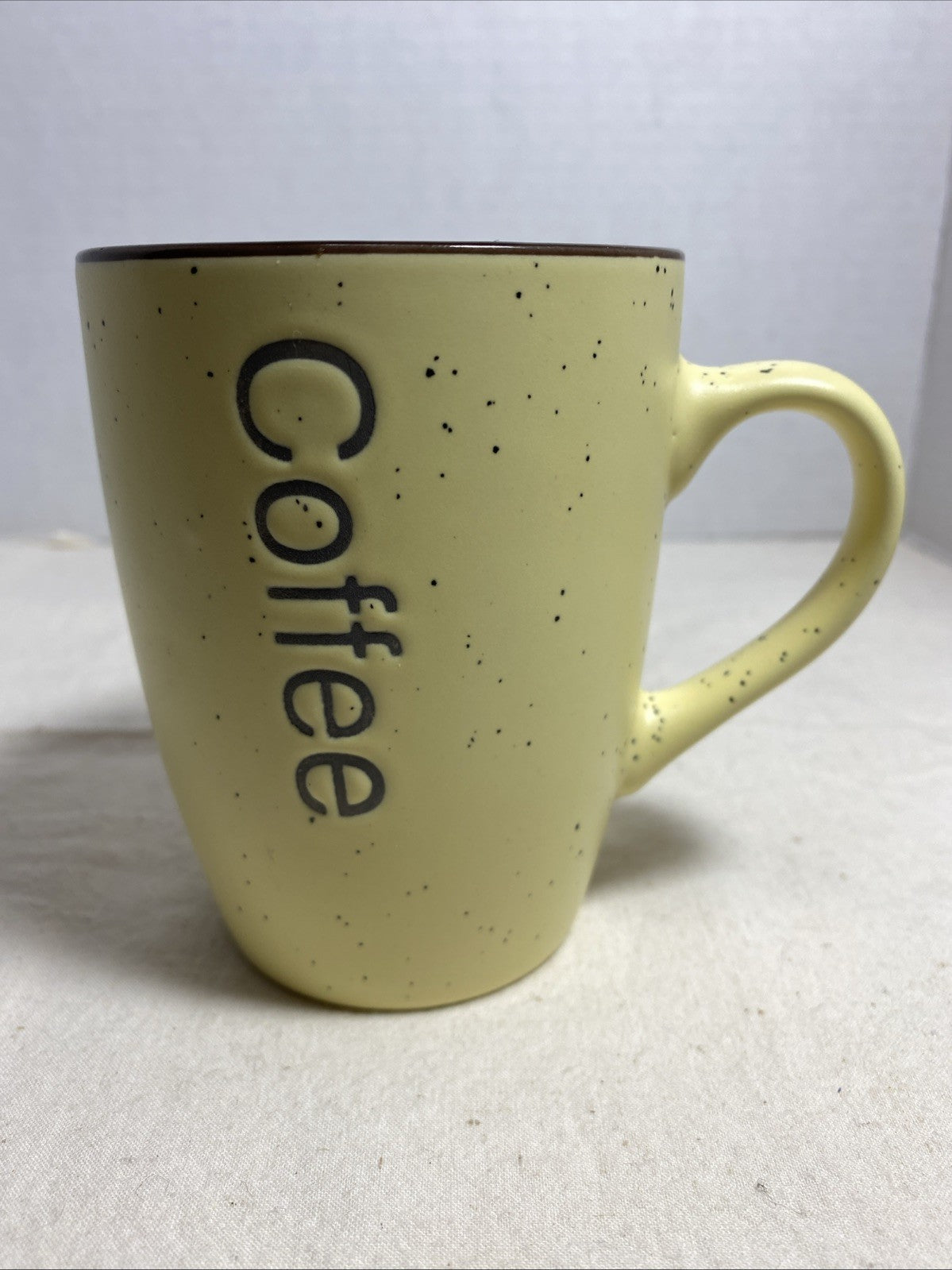 Ceramic Coffee Mug Cream And Black 10 Ounces Excellent Condition