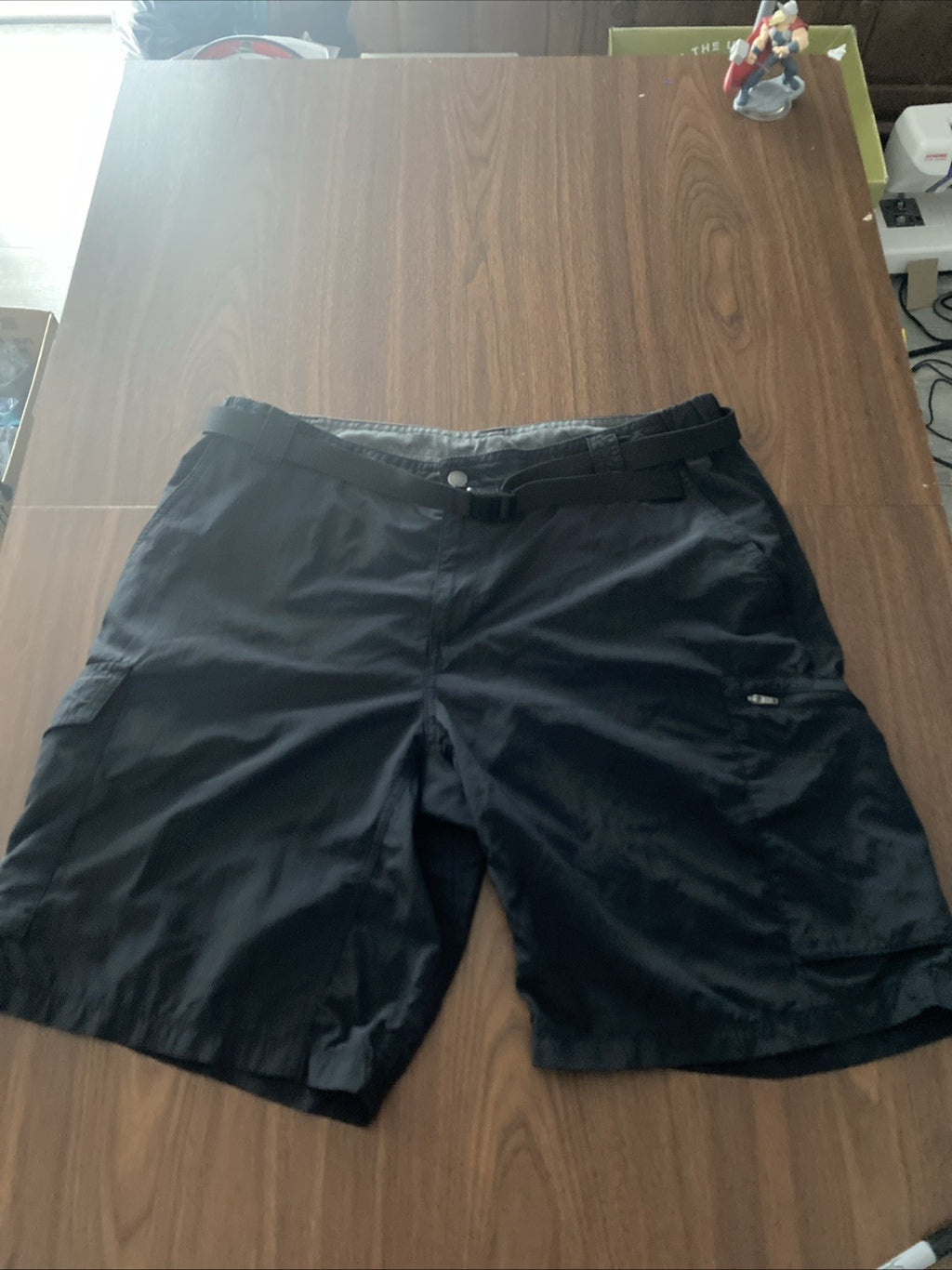 Columbia men’s cargo Shorts 38 inch waist 10 inch leg with belt