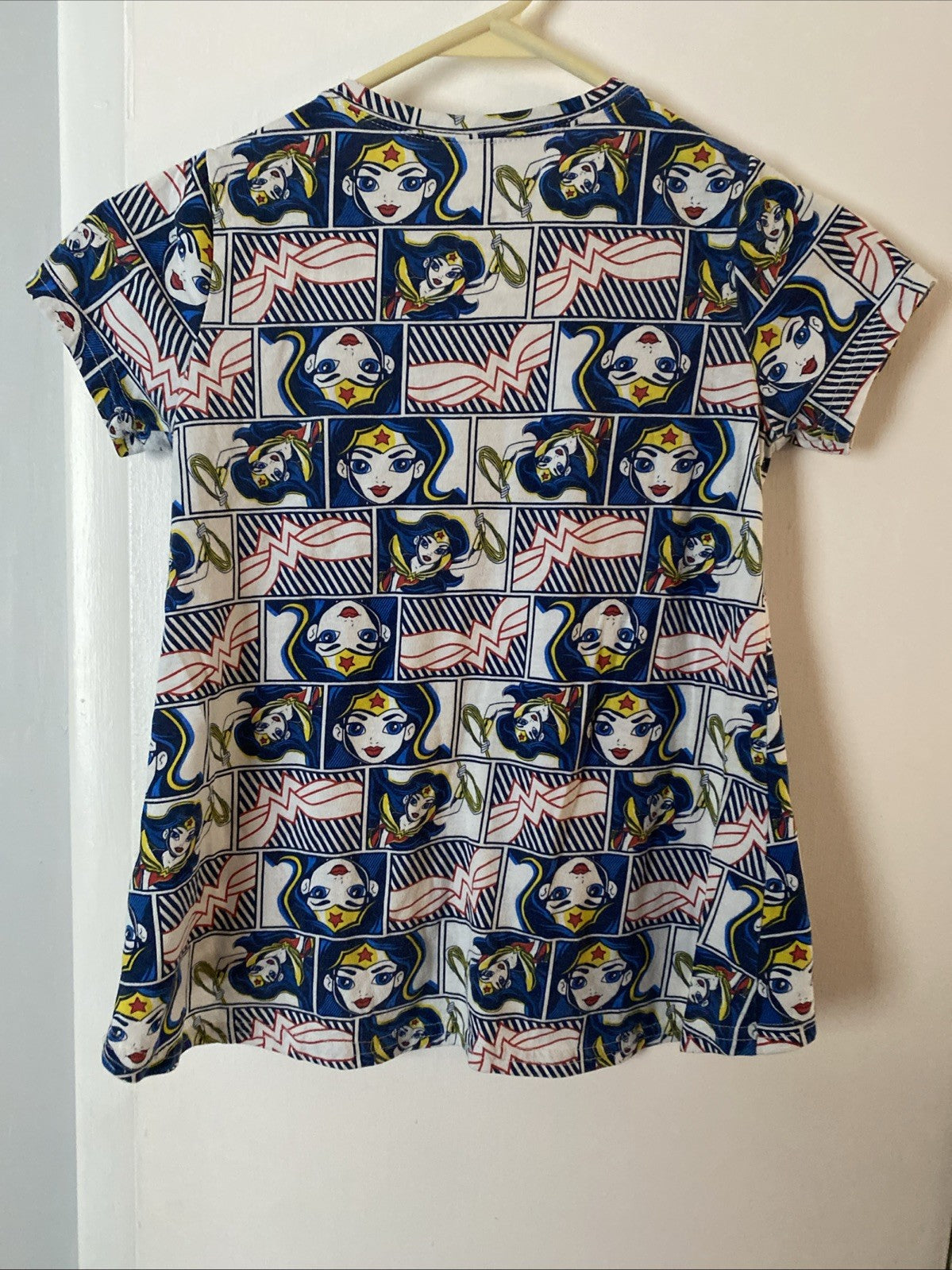 Wonder woman size 7/8 medium superhero girls short sleeve T-shirt