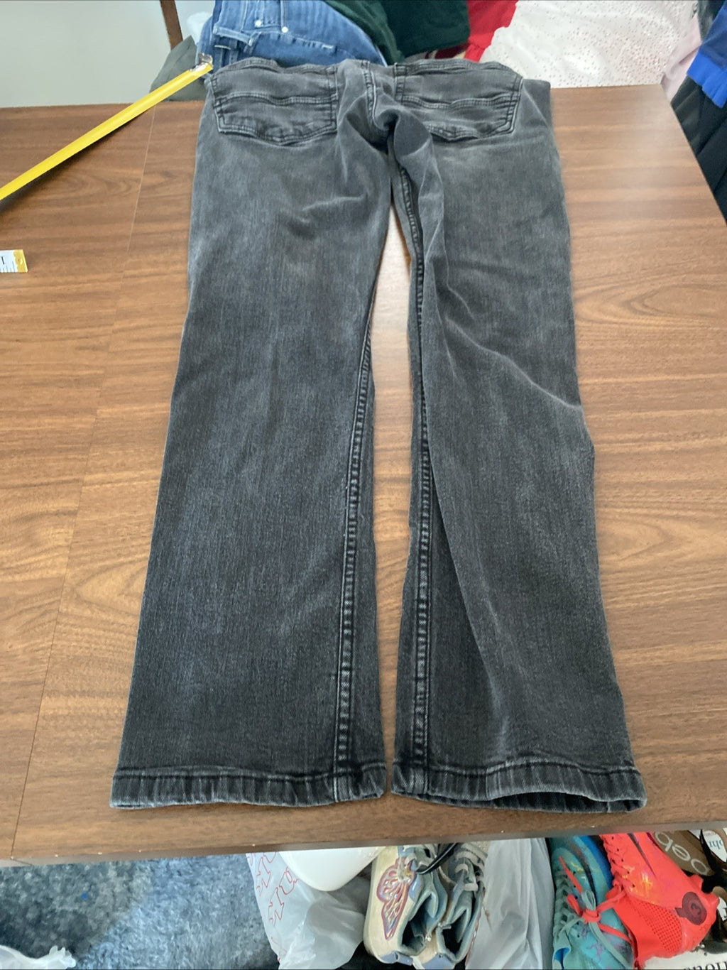 Kenneth Cole Men’s Size 32 X 30 Black Denim Slim Fit Jeans READ