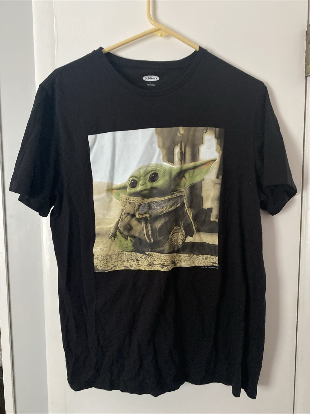Old Navy Men's Black Star Wars Baby Yoda Graphic Print Short Sleeve T-Shirt L
