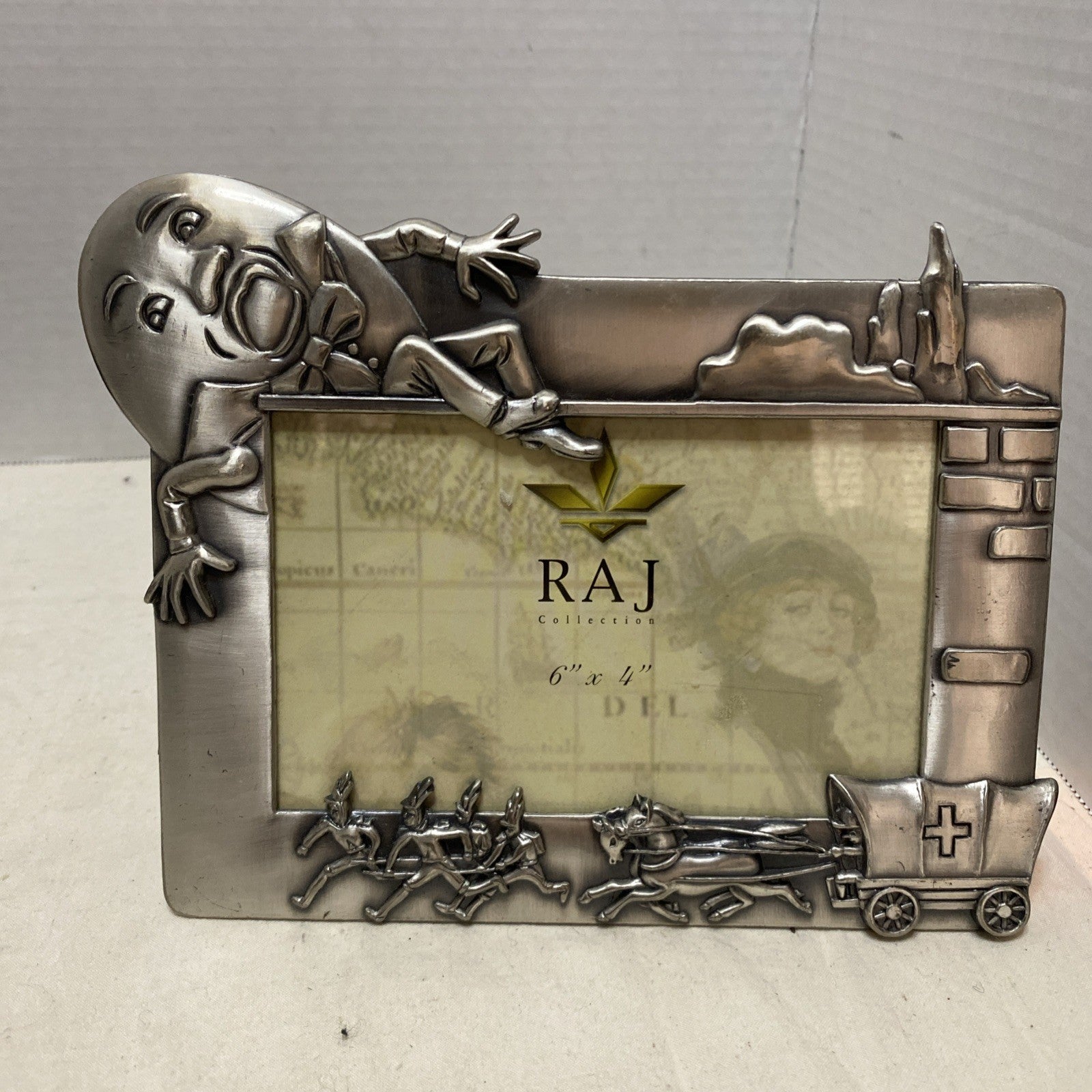 Humpty Dumpty  Metal  Picture Frame   Holds a 6" x 4" Picture