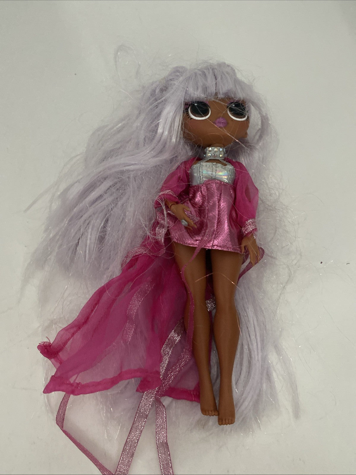 MGA 2019 LOL OMG Surprise 9” Posable Doll White  Hair Nails Lips Big Eyes