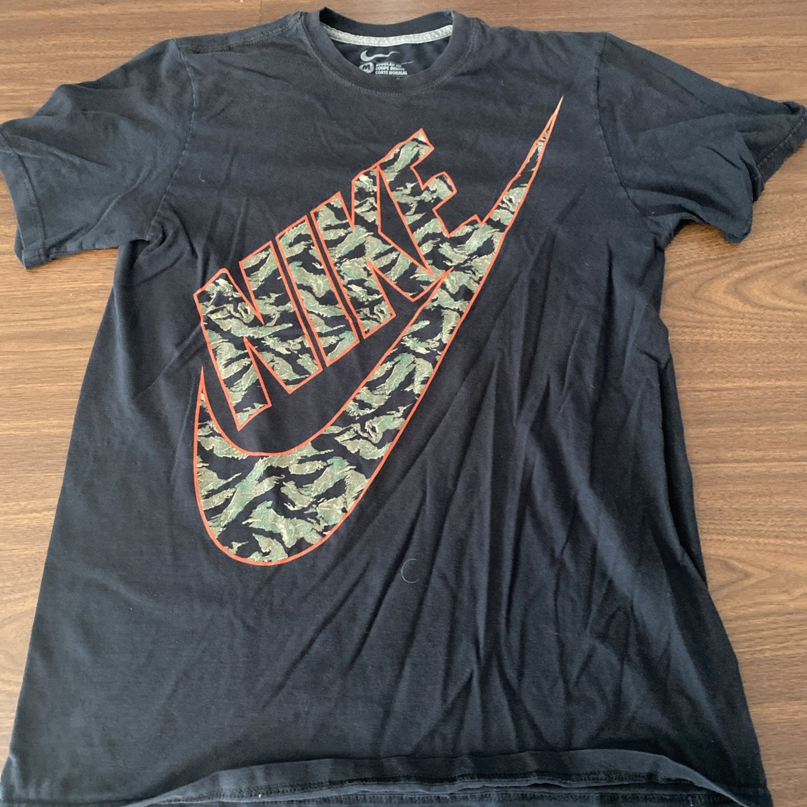 Nike Shirt Mens Med Black Camo Swoosh Spell Out Logo Graphic Tee free shipping