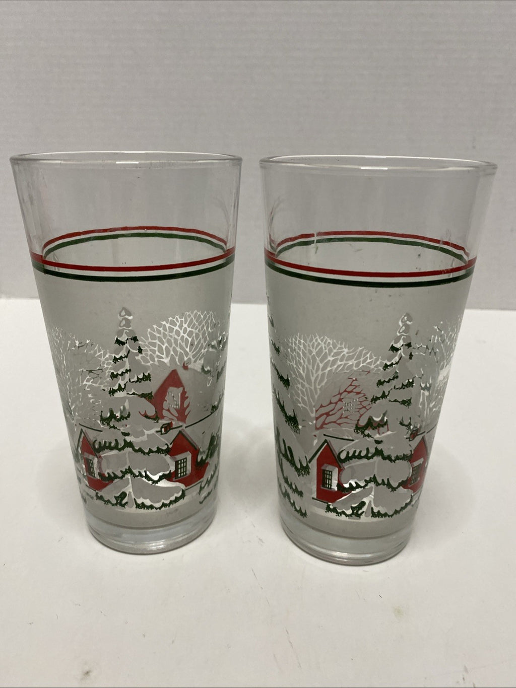 Set of 2 Vtg KIG Frosted Winter Snow Christmas Glasses  Evergreen Red House 6 in