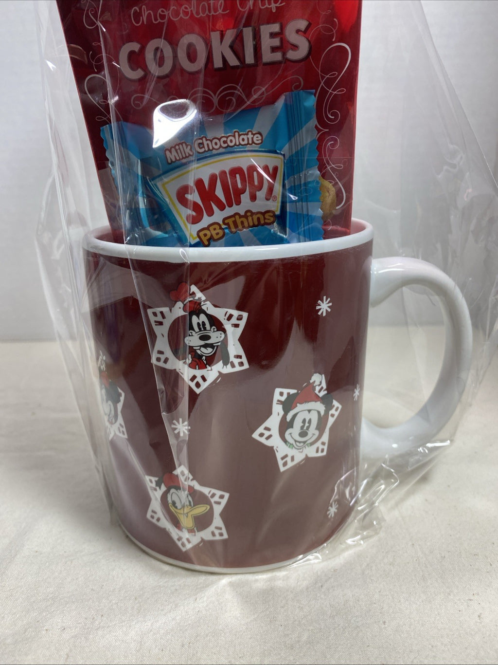 NEW Disney Holiday Mug & High Quality Chocolate Gift Set Mickey & Friends