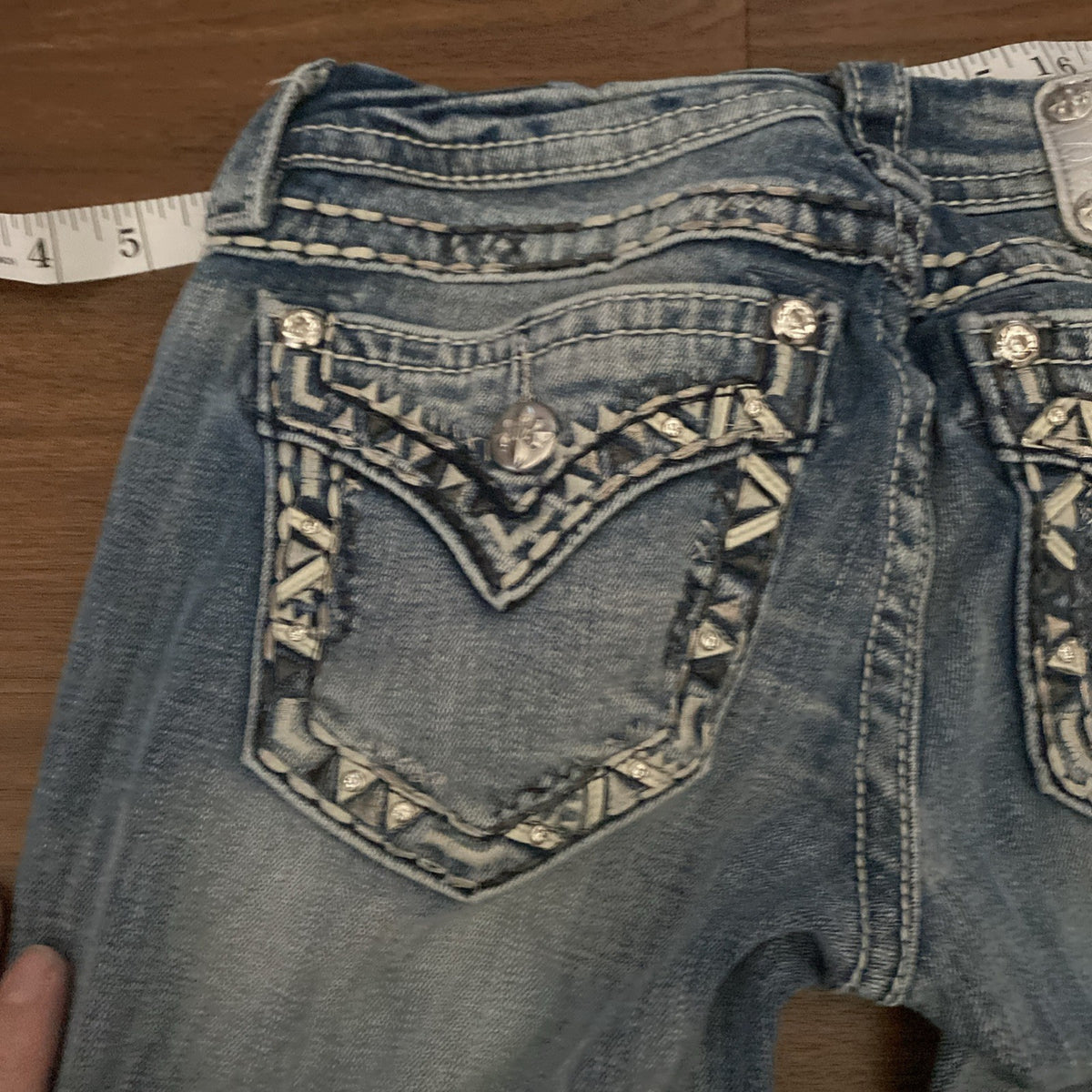 Miss Me Boot cut Jeans Women’s size 25" X 31" (cut To 25) inseam Free Shipping