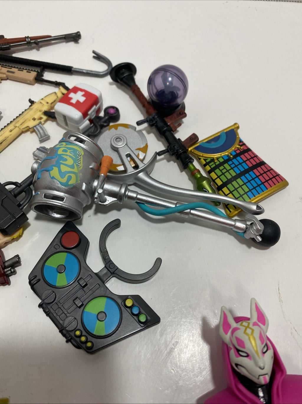Fortnite Figure Lot of 5 Loose Video Game Epic With accessories. Please see pics