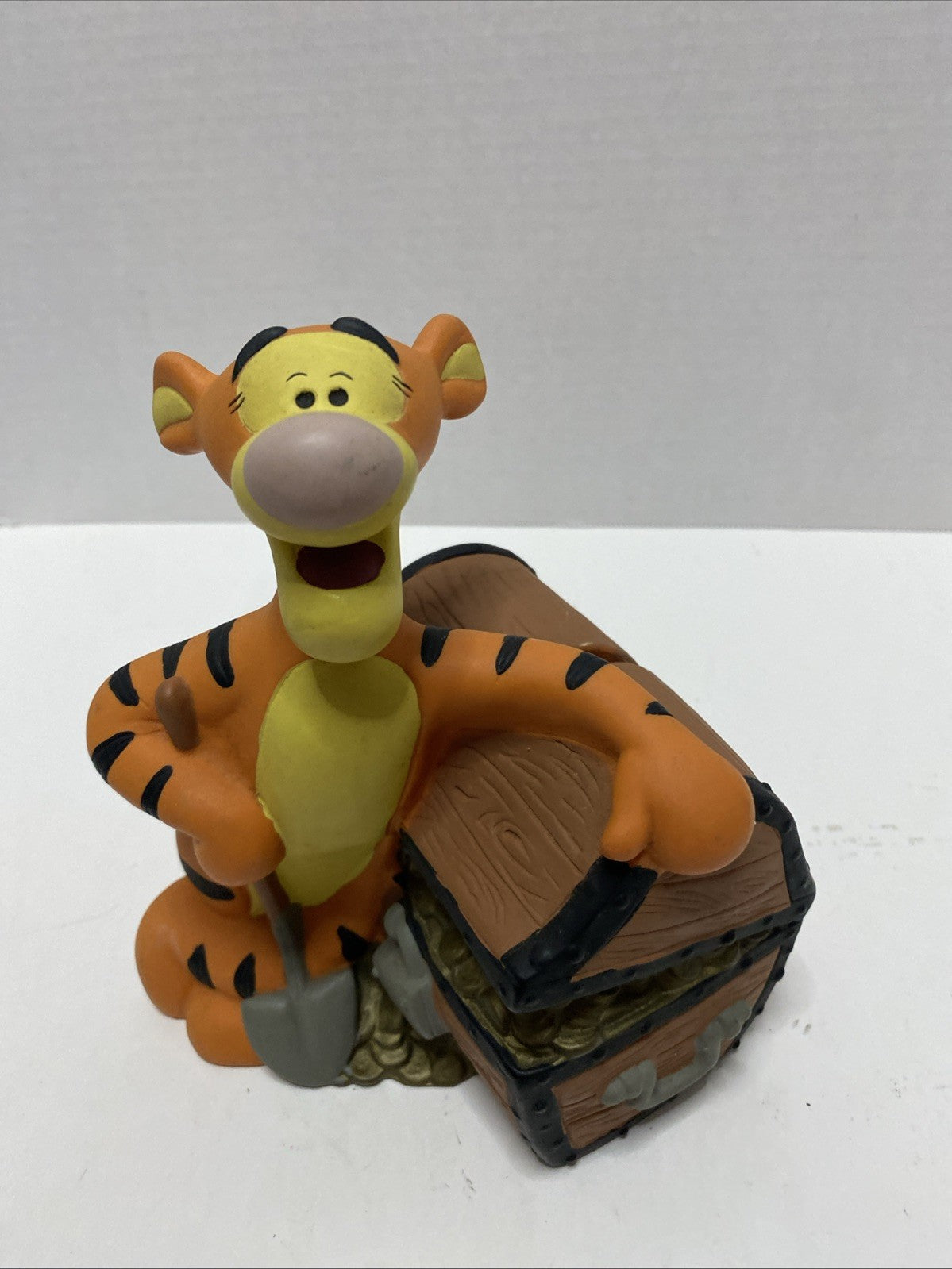 Vintage Disney Winnie The Pooh Tigger Treasure Chest Coin Bank 1999