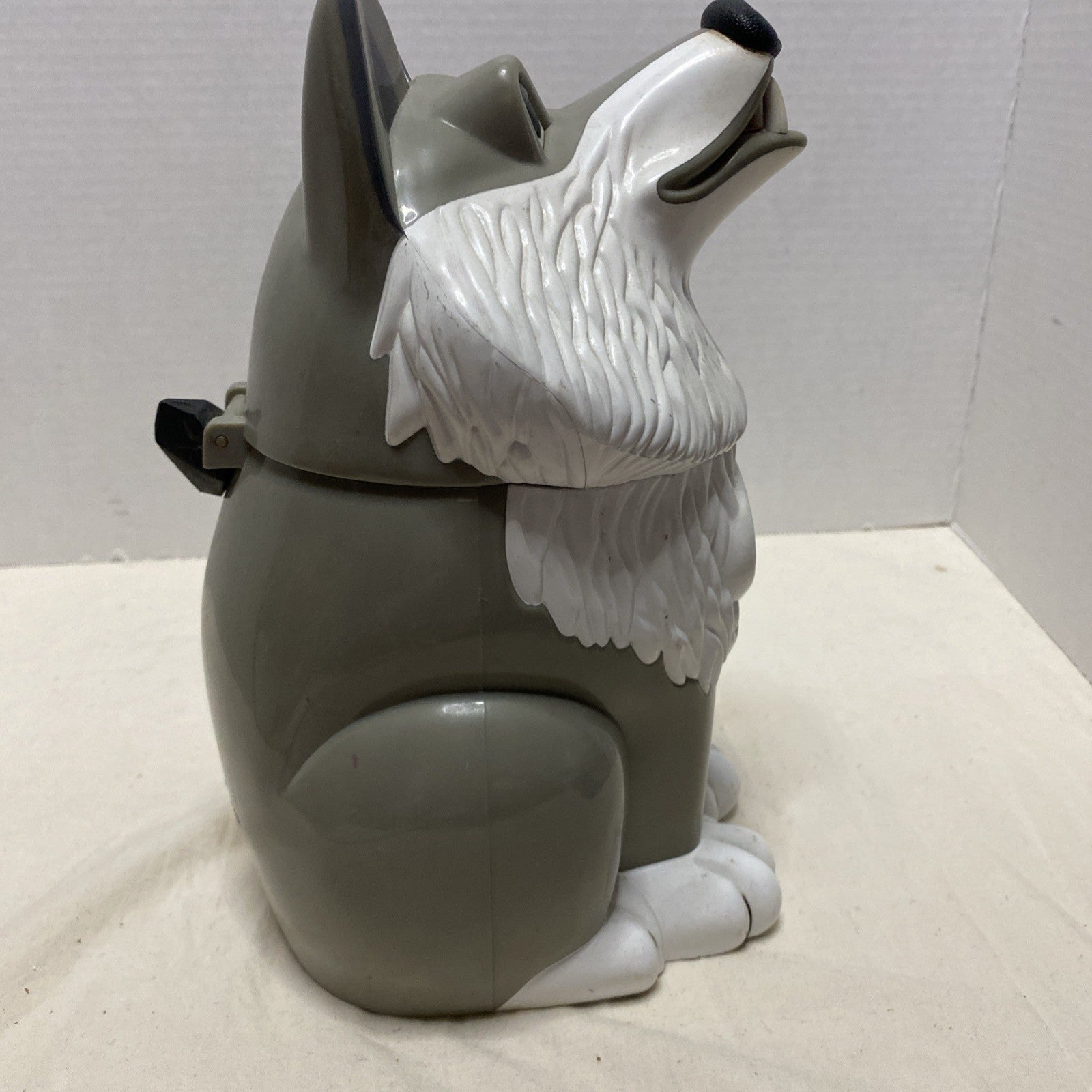 Vintage Fun Wolf Cookie Jar Howling Sound Affect 1998 Tested And Working