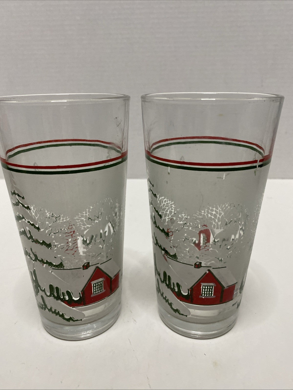 Set of 2 Vtg KIG Frosted Winter Snow Christmas Glasses  Evergreen Red House 6 in