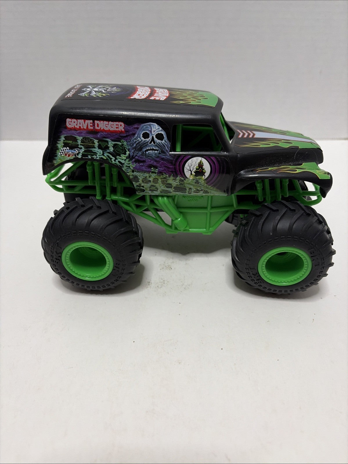 Hot Wheels Monster Jam Trucks Lot Of 2. 4”x7”. See Pic Batman And Grave Digger