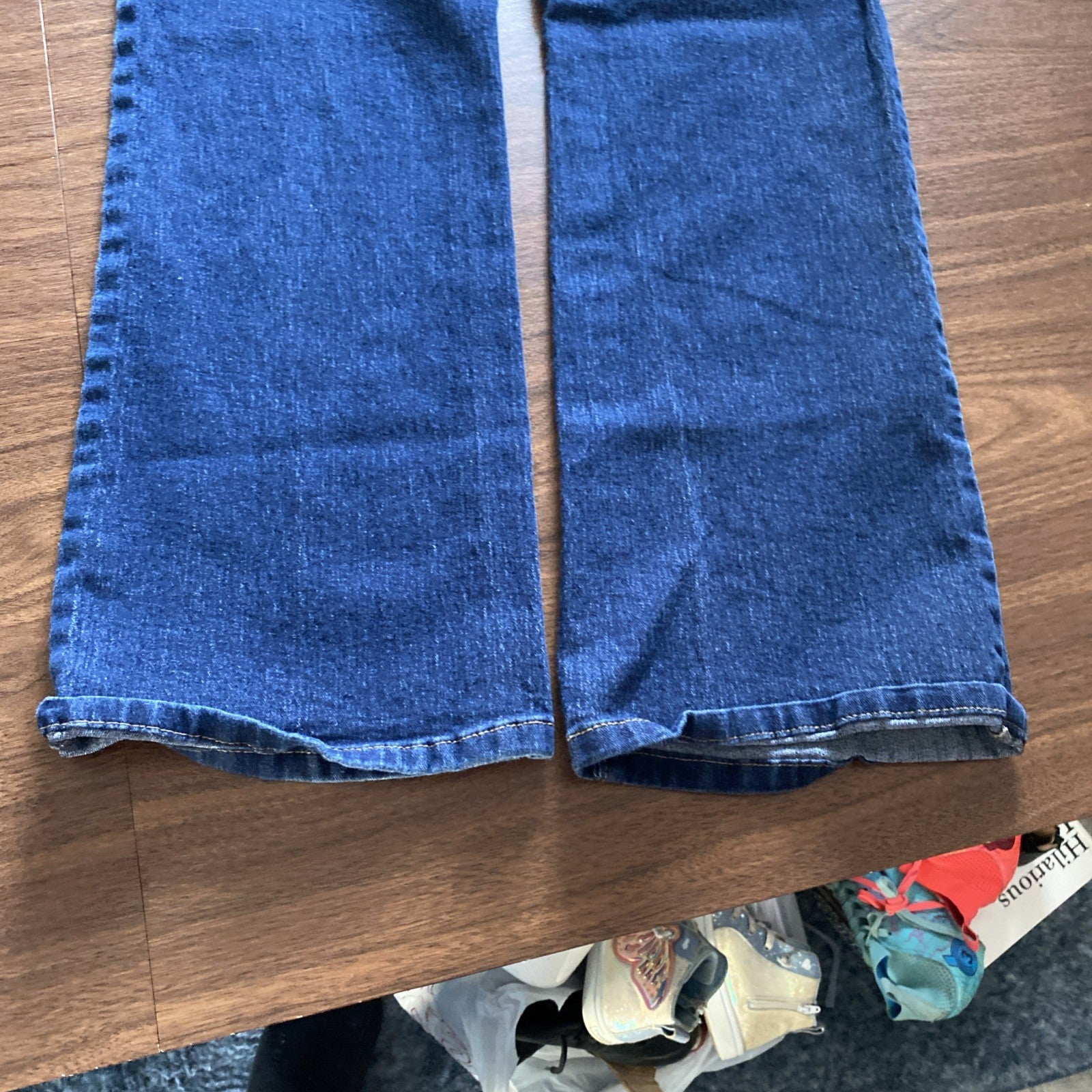Women’s New York & Company Flat Front Jeans. Size 10P