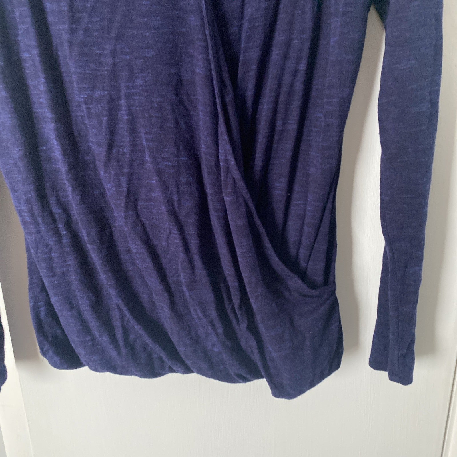 APT 9 size small women’s top long sleeve dark blue F-002