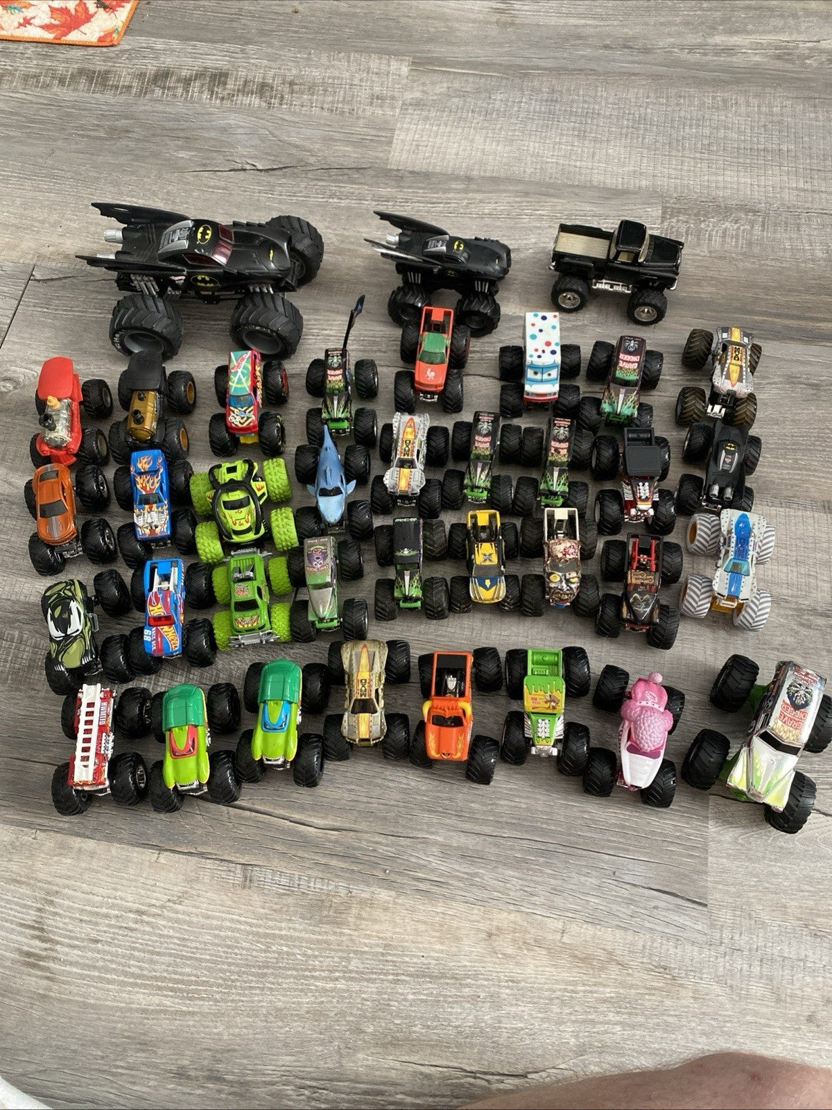 Hot Wheels 1:64 Monster Jam 4x4 Trucks - 37 Cars Batman, Grave Digger, And More