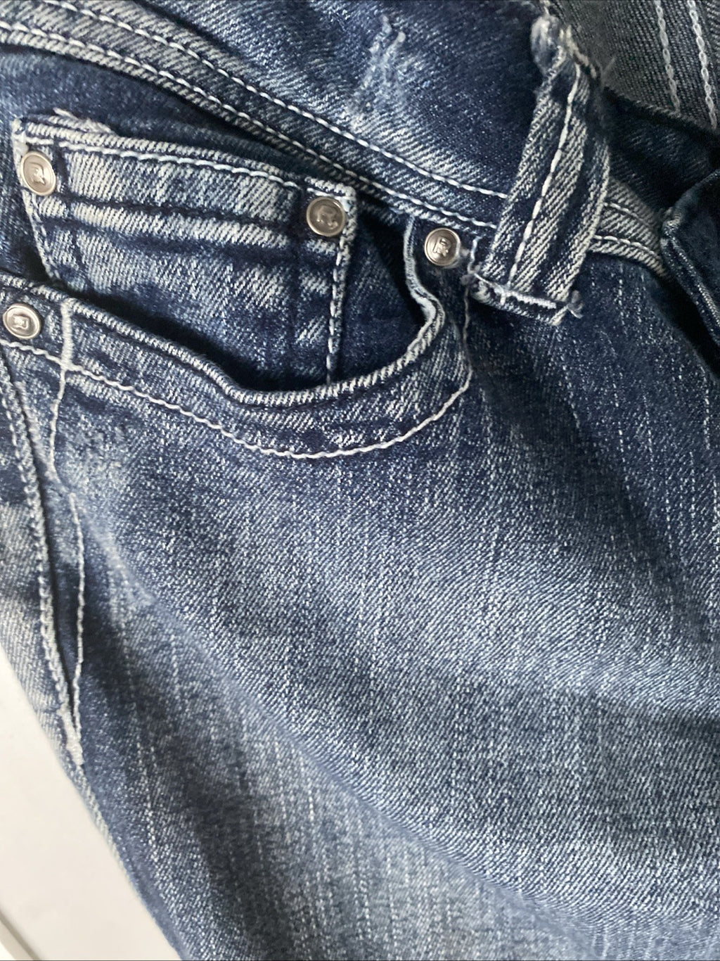Red Rivet Womens Size 7 Blue Jeans Skinny Leg  Jeans